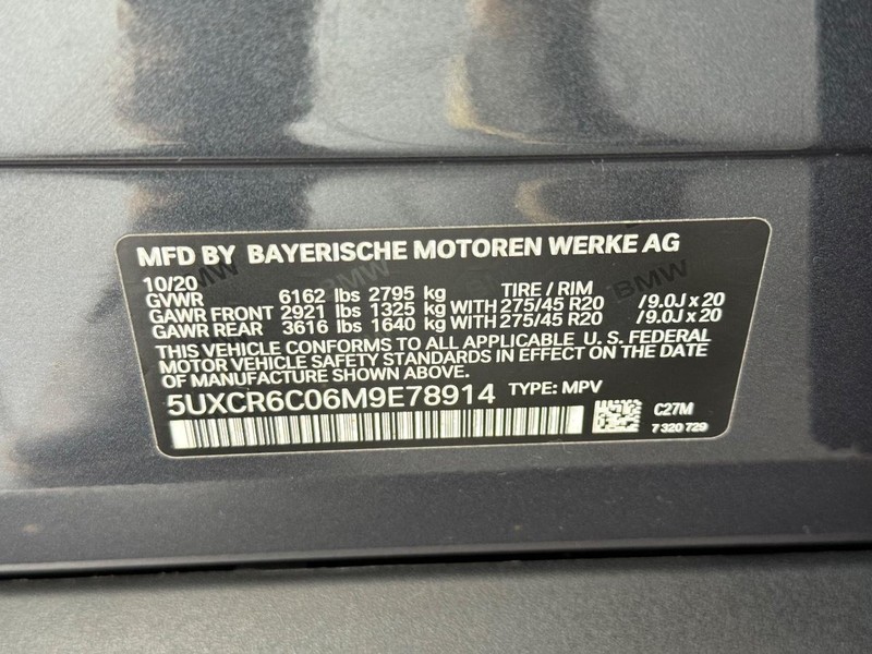 BMW X5 Vehicle Full-screen Gallery Image 22