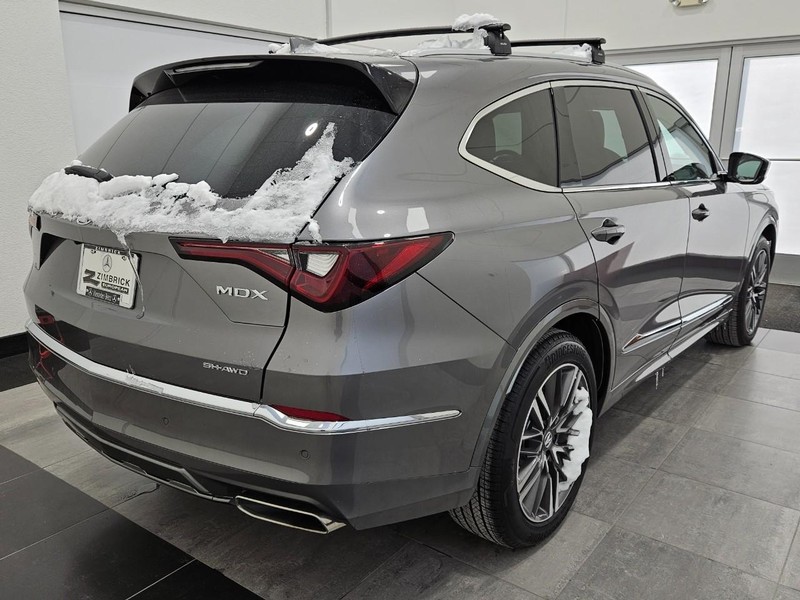Acura MDX Vehicle Full-screen Gallery Image 2