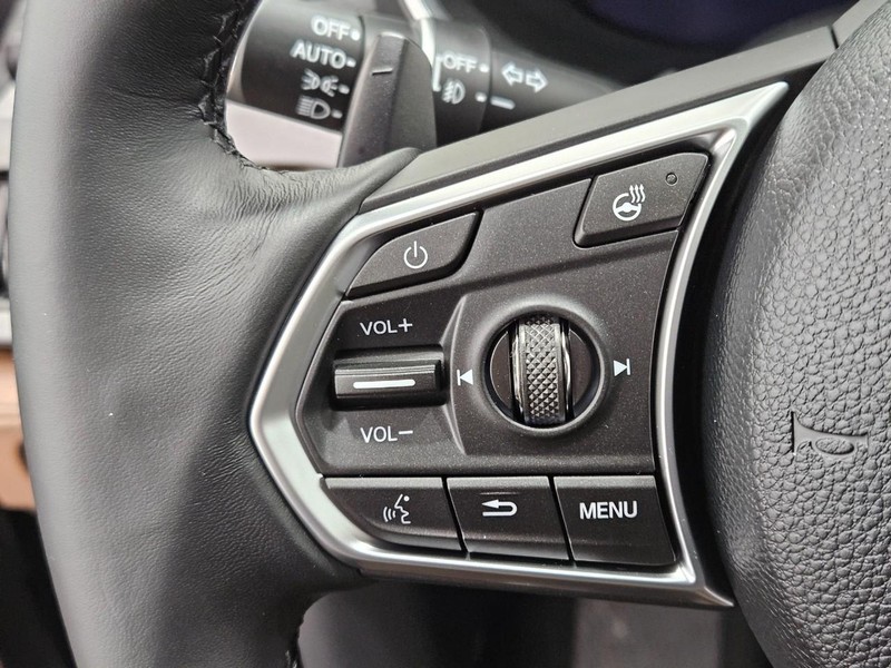 Acura MDX Vehicle Full-screen Gallery Image 15