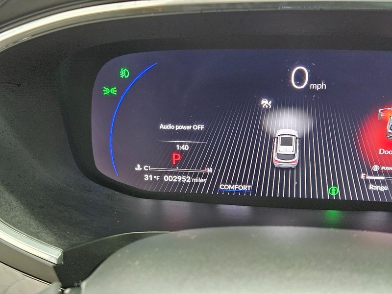 Acura MDX Vehicle Full-screen Gallery Image 17