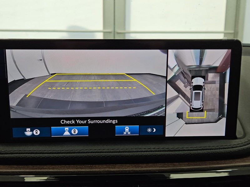 Acura MDX Vehicle Full-screen Gallery Image 18