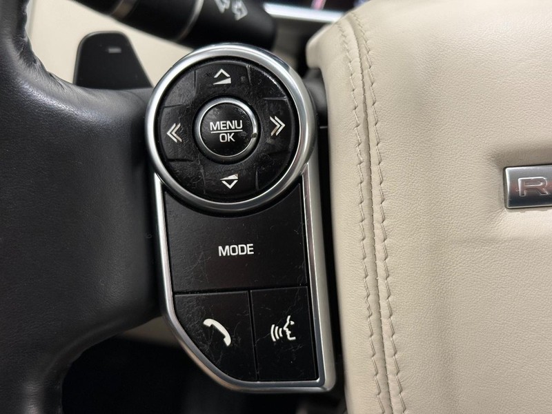 Land Rover Range Rover Vehicle Full-screen Gallery Image 15