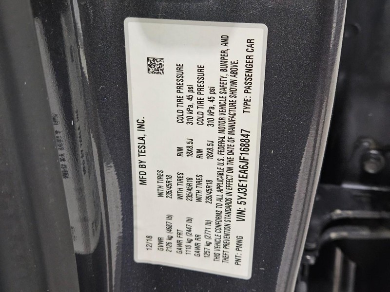 Tesla Model 3 Vehicle Full-screen Gallery Image 20