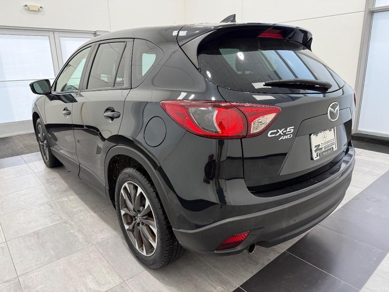 Mazda CX-5 Vehicle Full-screen Gallery Image 4