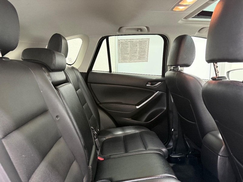 Mazda CX-5 Vehicle Full-screen Gallery Image 8