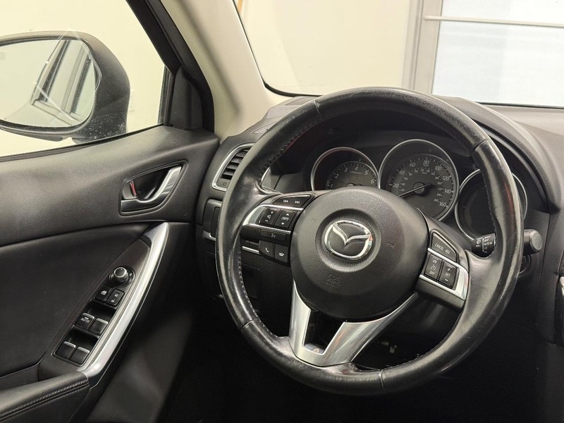 Mazda CX-5 Vehicle Full-screen Gallery Image 12