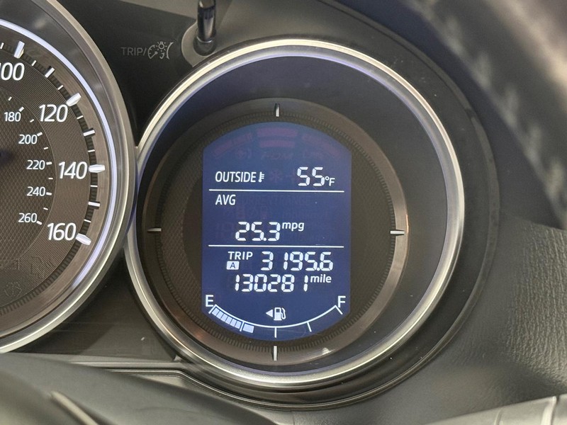 Mazda CX-5 Vehicle Full-screen Gallery Image 16