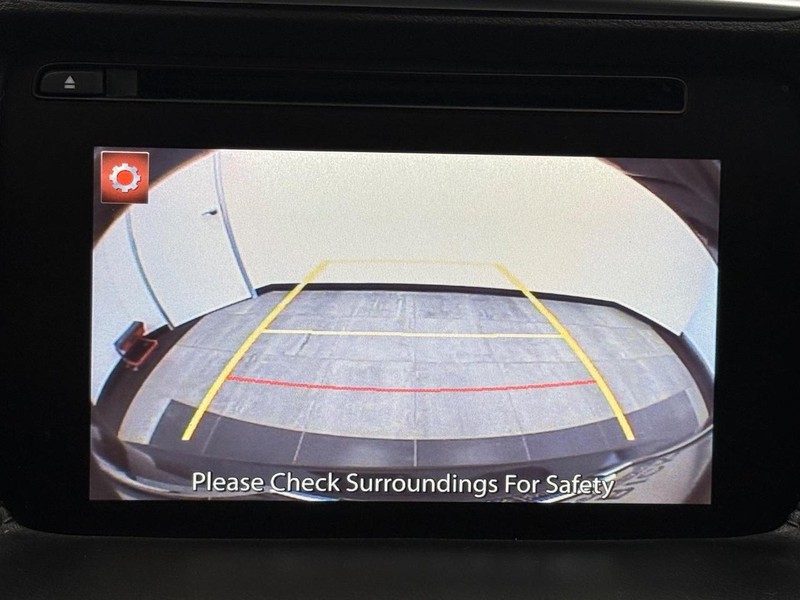 Mazda CX-5 Vehicle Full-screen Gallery Image 17