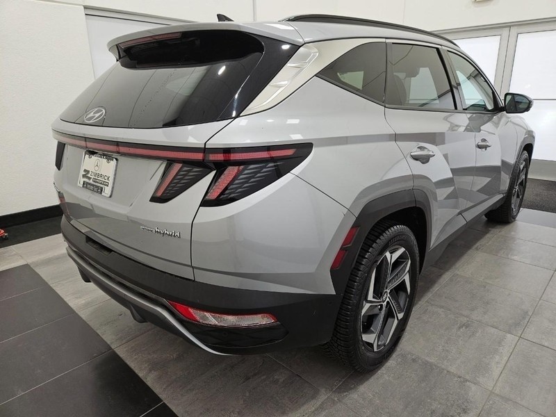 Hyundai Tucson Hybrid Vehicle Full-screen Gallery Image 2