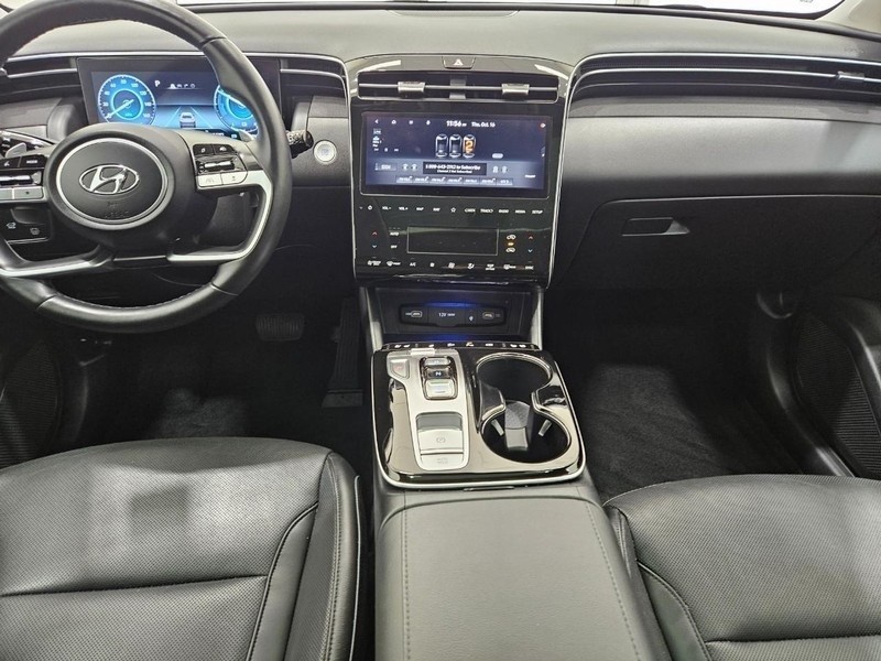 Hyundai Tucson Hybrid Vehicle Full-screen Gallery Image 9