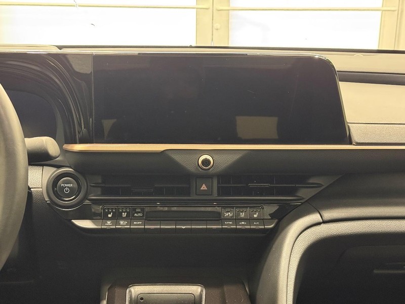 Toyota Crown Vehicle Full-screen Gallery Image 10