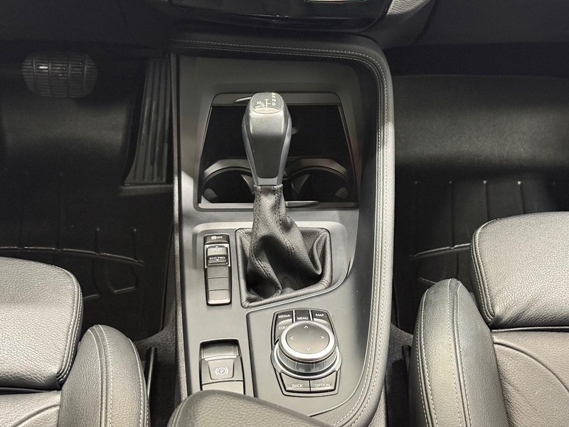 BMW X1 Vehicle Full-screen Gallery Image 11