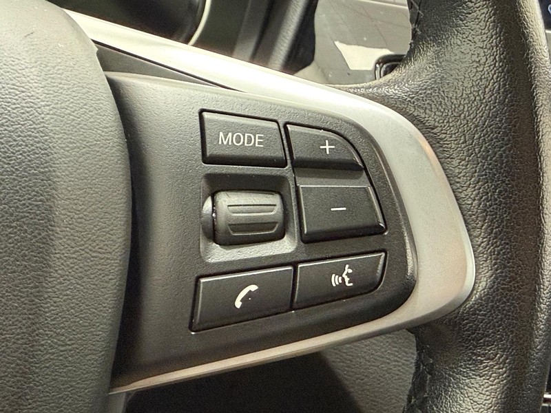 BMW X1 Vehicle Full-screen Gallery Image 15