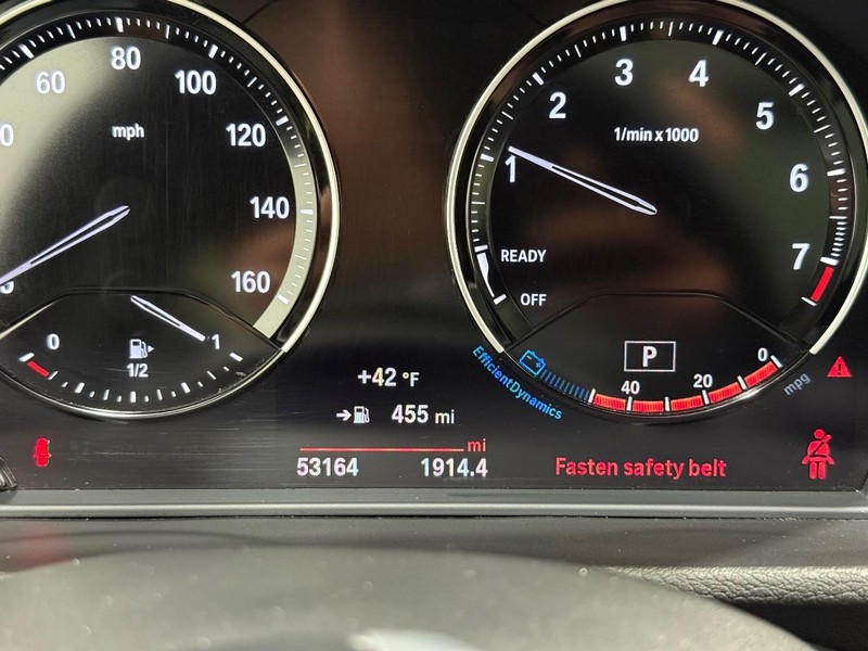 BMW X1 Vehicle Full-screen Gallery Image 16