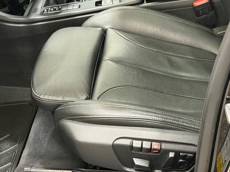 BMW X1 Vehicle Full-screen Gallery Image 20