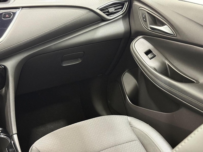 Buick Encore GX Vehicle Full-screen Gallery Image 13