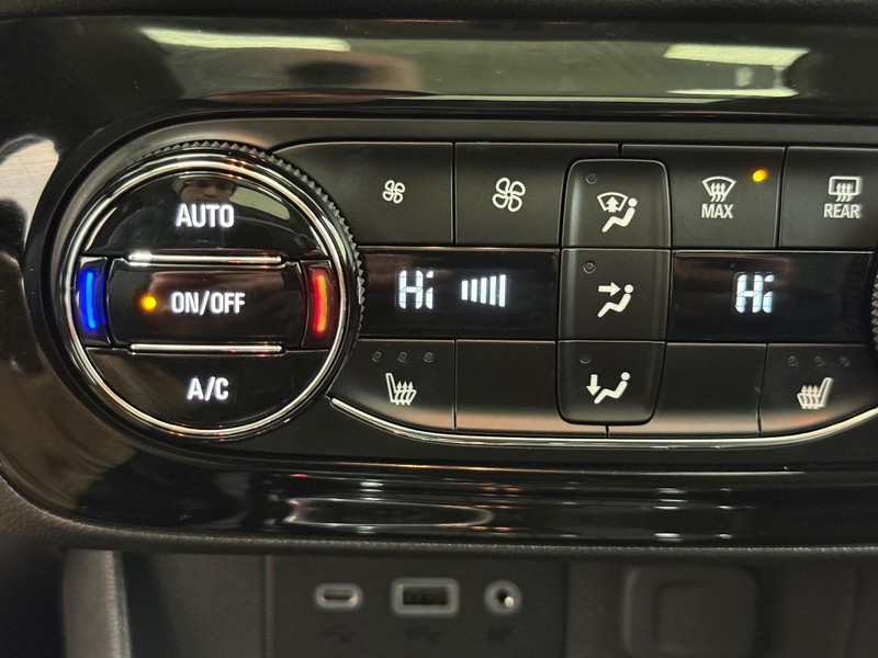 Buick Encore GX Vehicle Full-screen Gallery Image 17