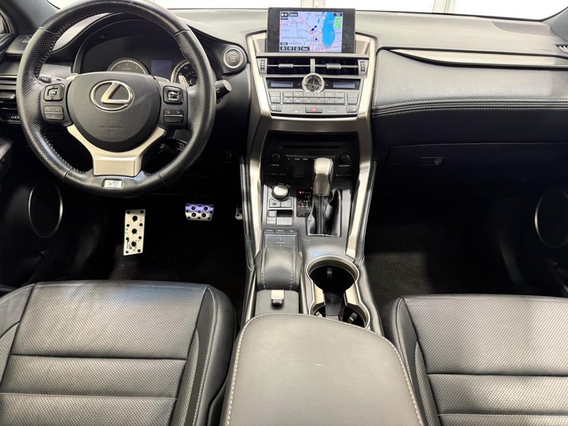 Lexus NX 200t Vehicle Full-screen Gallery Image 9