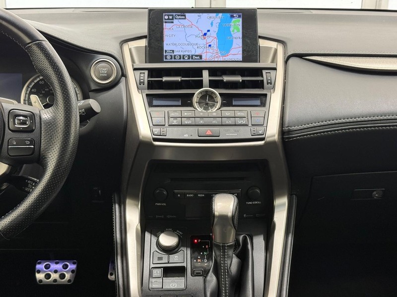 Lexus NX 200t Vehicle Full-screen Gallery Image 10