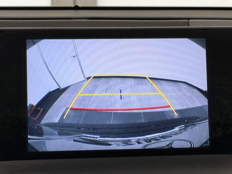 Lexus NX 200t Vehicle Full-screen Gallery Image 18