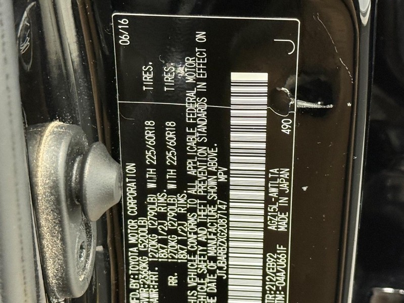 Lexus NX 200t Vehicle Full-screen Gallery Image 22