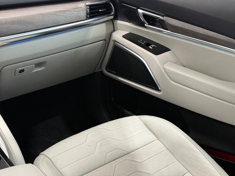 Kia Telluride Vehicle Full-screen Gallery Image 14