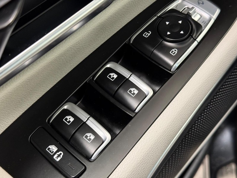 Kia Telluride Vehicle Full-screen Gallery Image 23