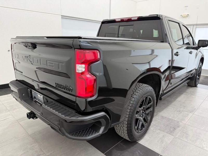 Chevrolet Silverado 1500 Vehicle Full-screen Gallery Image 02