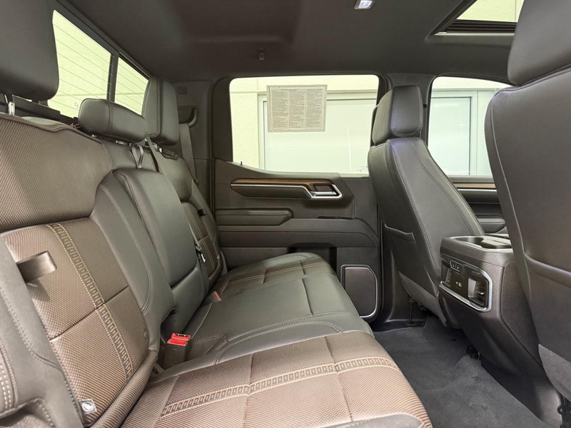 Chevrolet Silverado 1500 Vehicle Full-screen Gallery Image 08