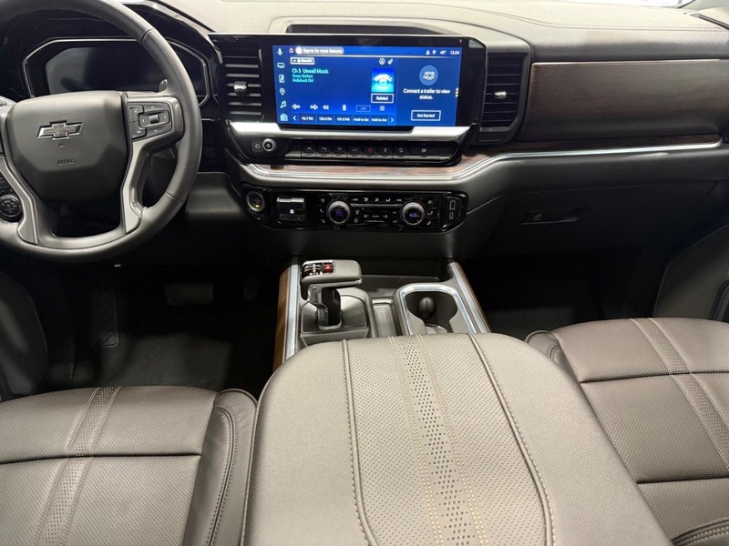 Chevrolet Silverado 1500 Vehicle Full-screen Gallery Image 09