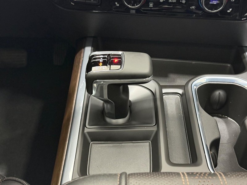 Chevrolet Silverado 1500 Vehicle Full-screen Gallery Image 11