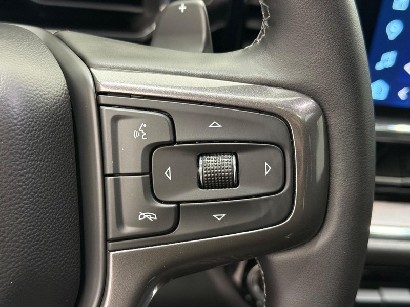 Chevrolet Silverado 1500 Vehicle Full-screen Gallery Image 16