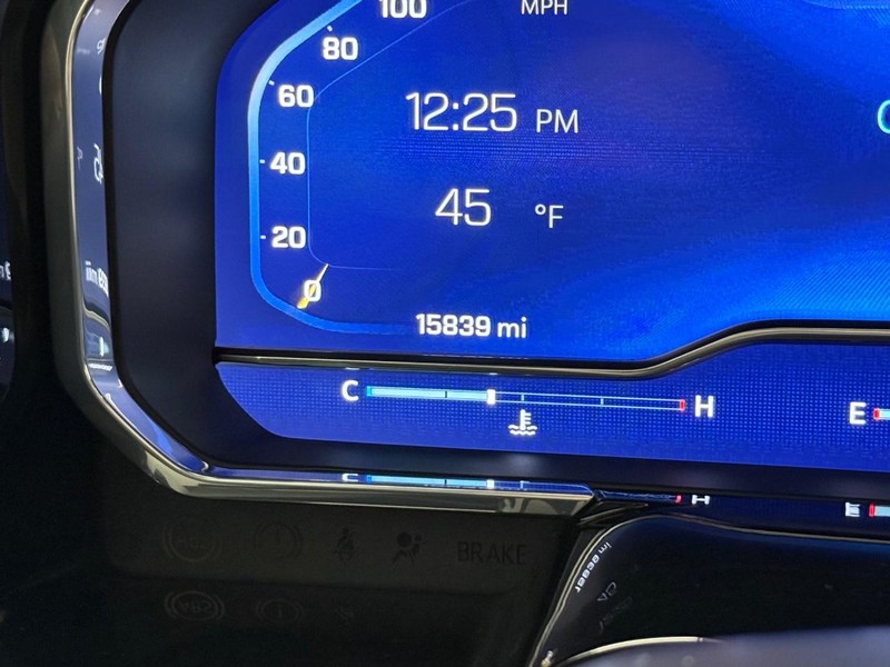 Chevrolet Silverado 1500 Vehicle Full-screen Gallery Image 19