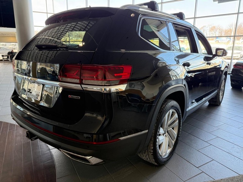 Volkswagen Atlas Vehicle Full-screen Gallery Image 2