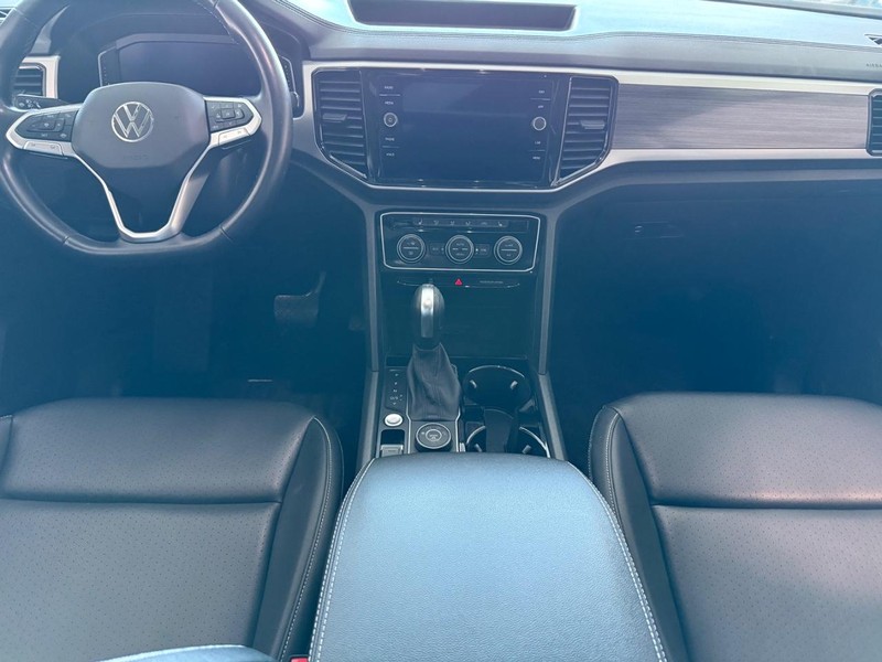 Volkswagen Atlas Vehicle Full-screen Gallery Image 11