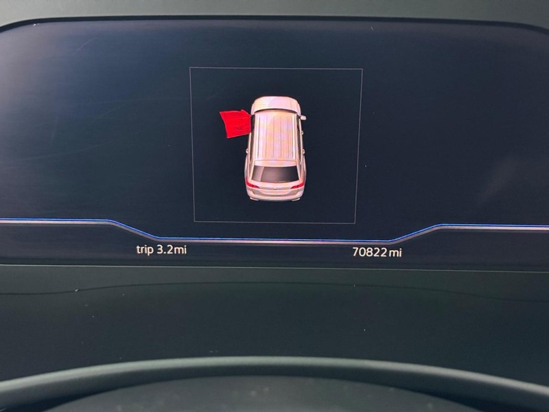 Volkswagen Atlas Vehicle Full-screen Gallery Image 18