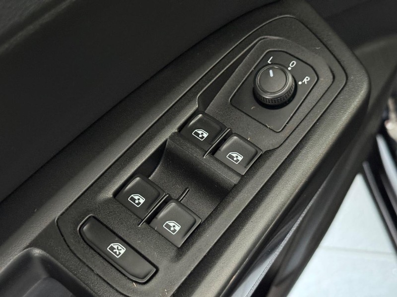 Volkswagen Atlas Vehicle Full-screen Gallery Image 21