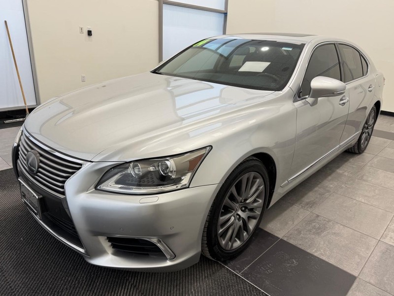 Lexus LS 460 Vehicle Full-screen Gallery Image 6