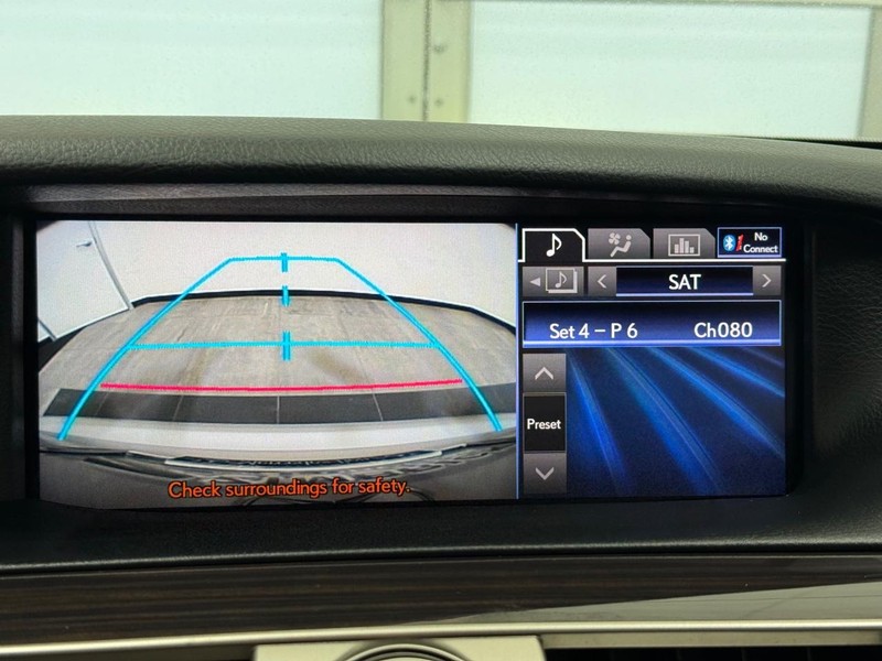 Lexus LS 460 Vehicle Full-screen Gallery Image 21