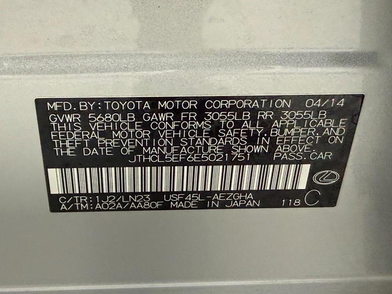 Lexus LS 460 Vehicle Full-screen Gallery Image 25