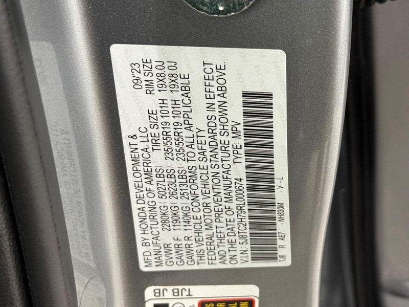 Acura RDX Vehicle Full-screen Gallery Image 21