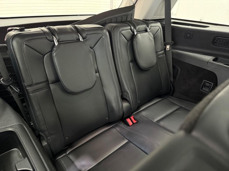 Lincoln Aviator Vehicle Full-screen Gallery Image 8