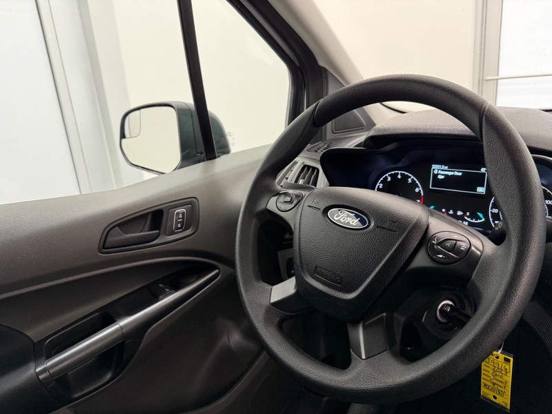 Ford Transit Connect Van Vehicle Full-screen Gallery Image 13