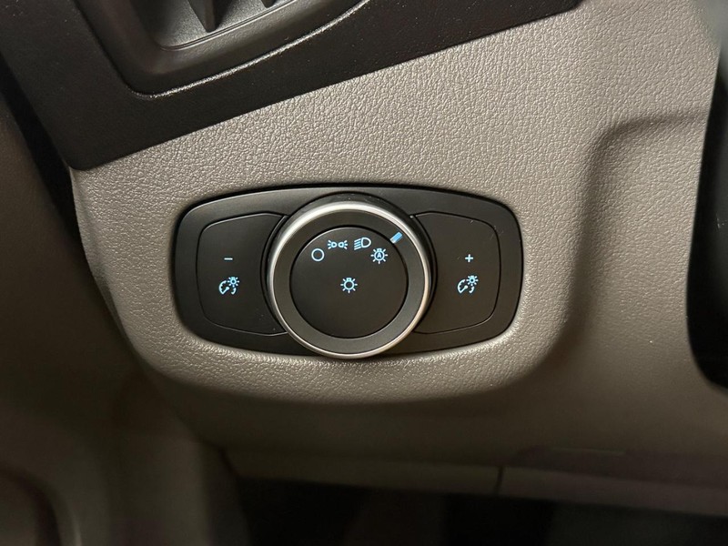 Ford Transit Connect Van Vehicle Full-screen Gallery Image 21