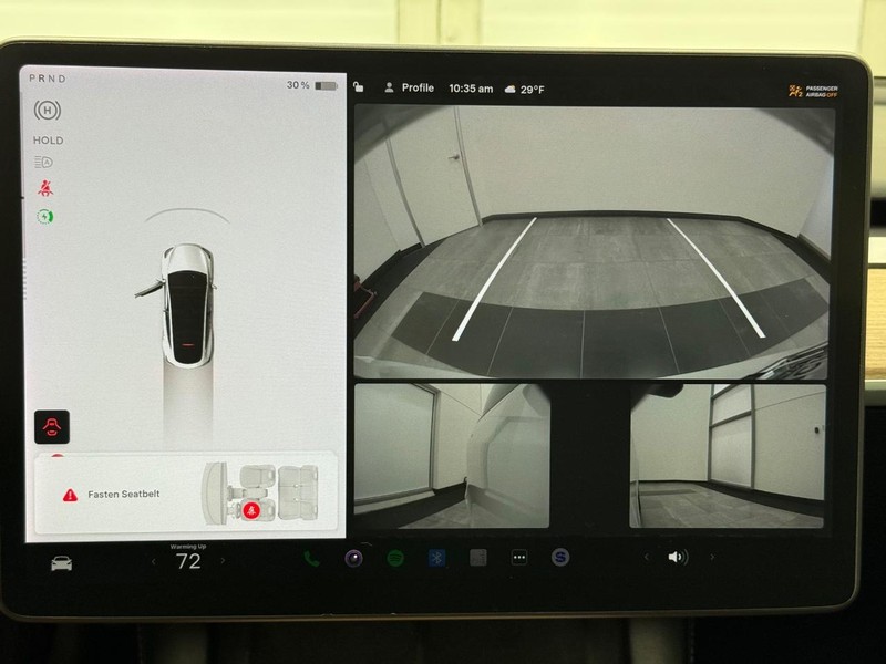 Tesla Model Y Vehicle Full-screen Gallery Image 17