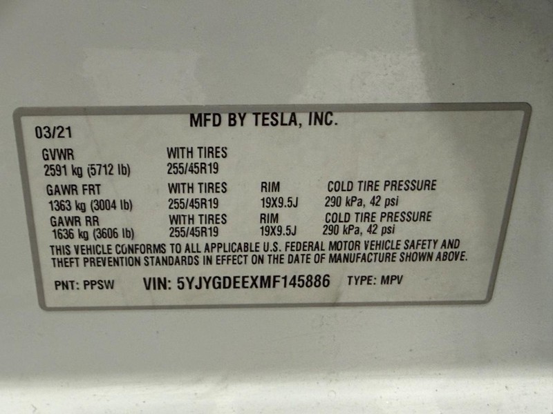 Tesla Model Y Vehicle Full-screen Gallery Image 22