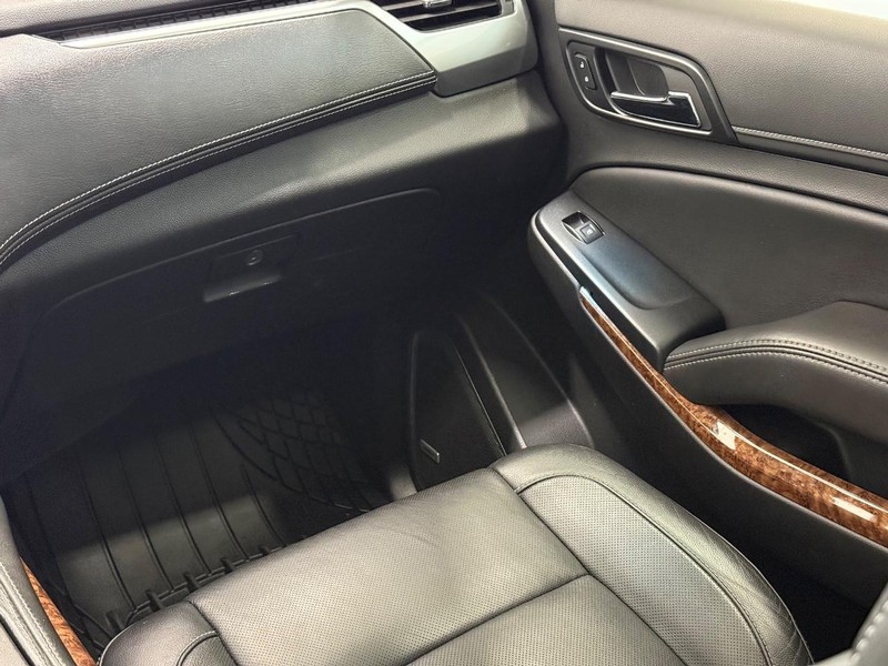 Chevrolet Tahoe Vehicle Full-screen Gallery Image 12