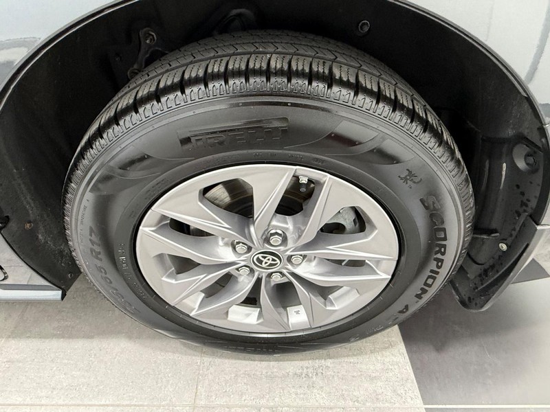 Toyota Sienna Vehicle Full-screen Gallery Image 5