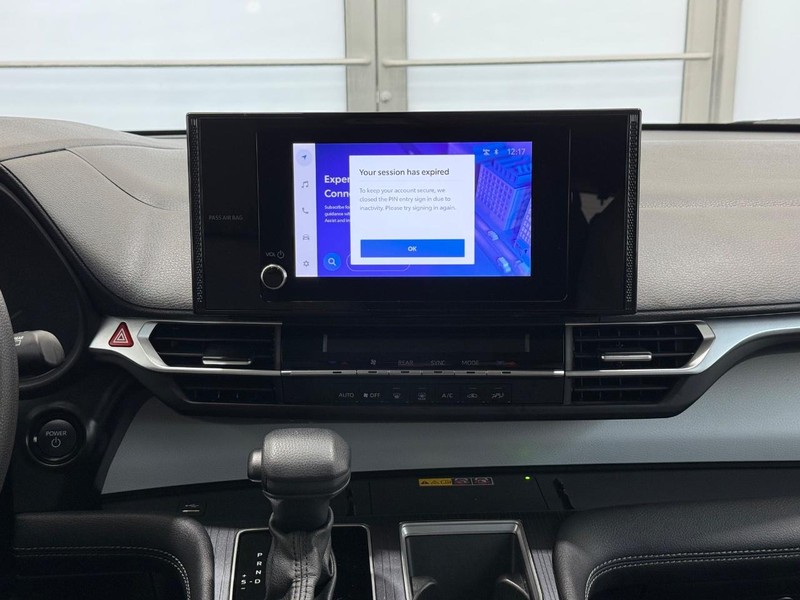 Toyota Sienna Vehicle Full-screen Gallery Image 11