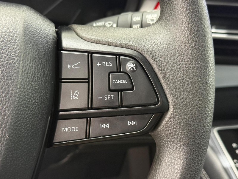 Toyota Sienna Vehicle Full-screen Gallery Image 17